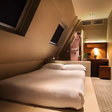 Chateaudun Opera ホテル 3*