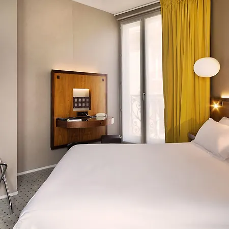 Chateaudun Opera מלון 3*