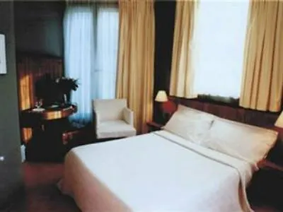 Chateaudun Opera 3* パリ
