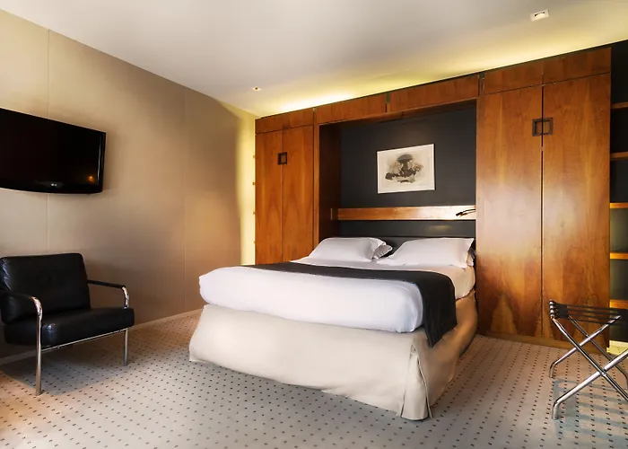 Chateaudun Opera Hotel