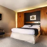 Chateaudun Opera Hotel