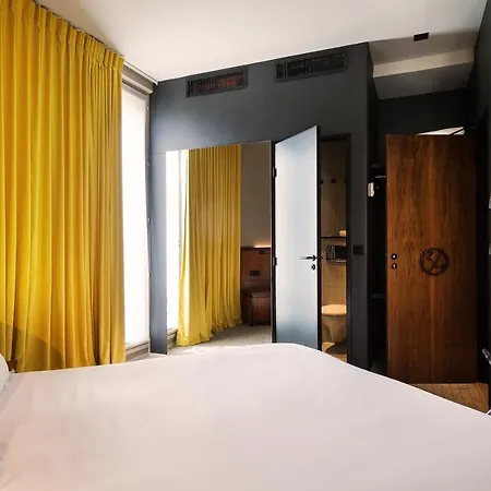 Châteaudun Opéra Hotel 3*