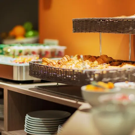 Chateaudun Opera 3* باريس