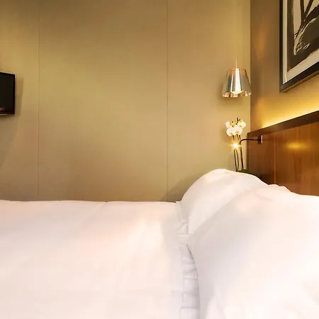 Châteaudun Opéra 3*