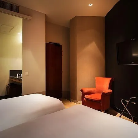 Châteaudun Opéra Hotel 3*