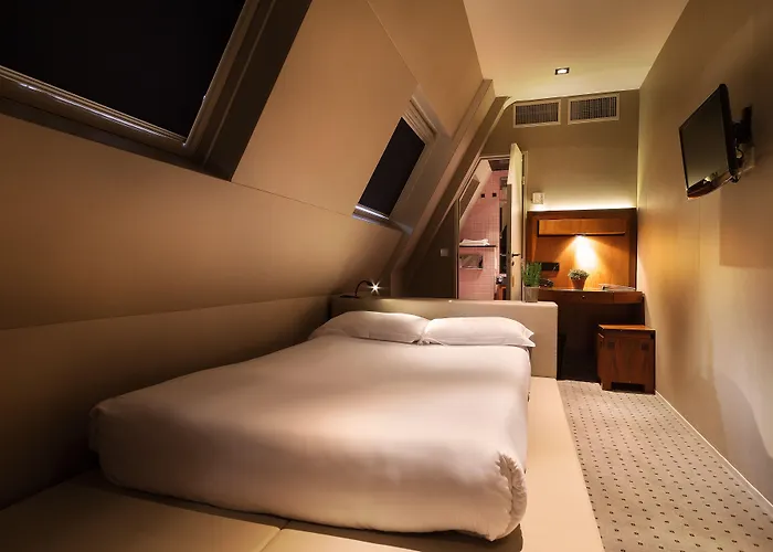 Chateaudun Opera Hotel 3*