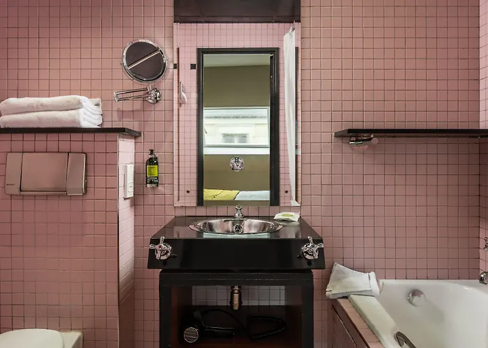 Chateaudun Opera Hotel